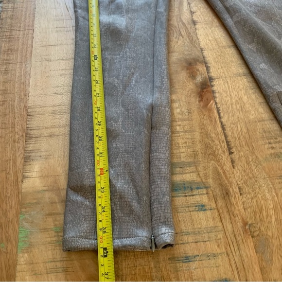 Anthropologie Metallic Snake Leggings Size 29 - Picture 6 of 12